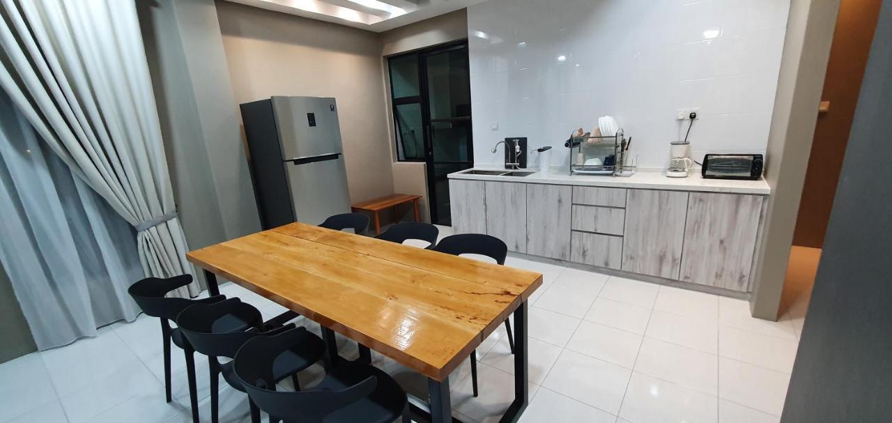 Regalia B-3-1 Apartment *